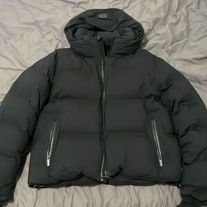 Aritzia super puff shorty 02 black L